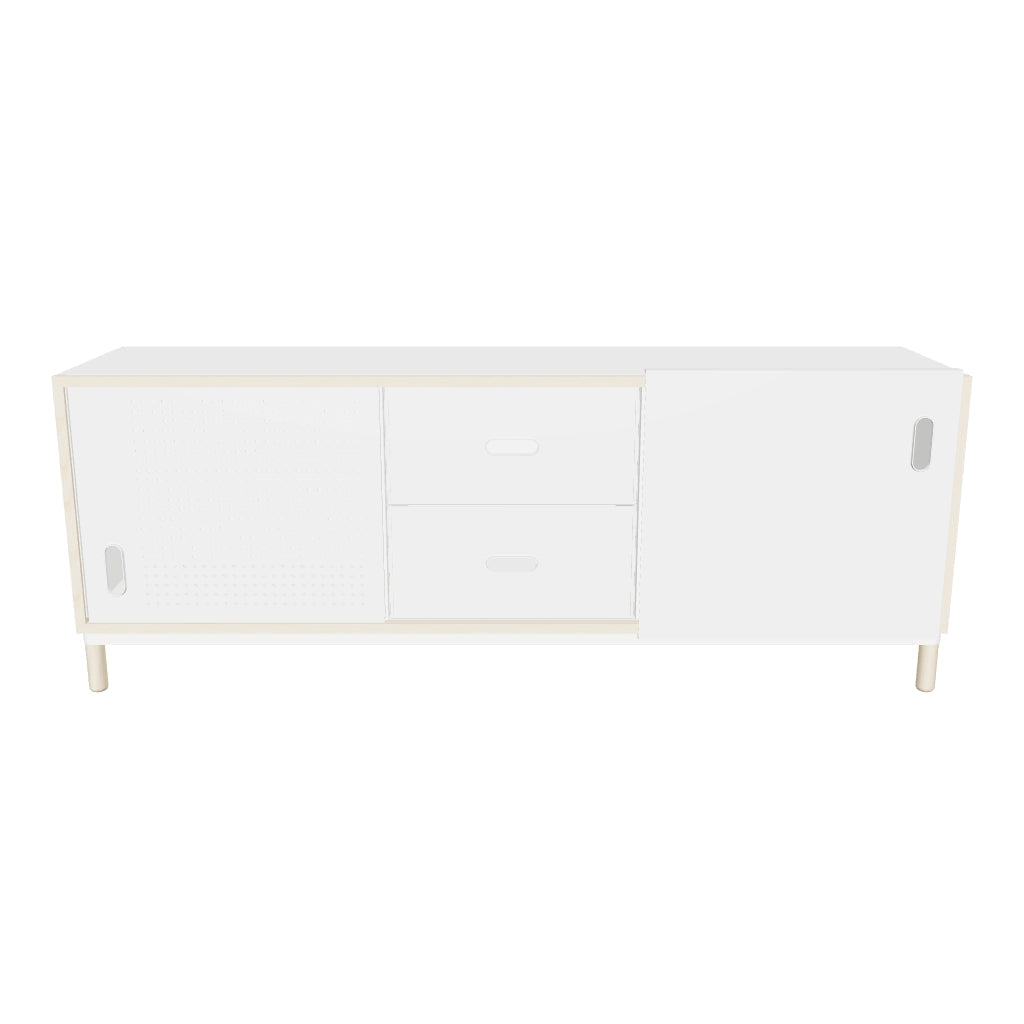 Elegantes Sideboard im urbanen Stil mit Eschenrahmen und Stahlgriffen, ideal für vielseitige Raumgestaltung.