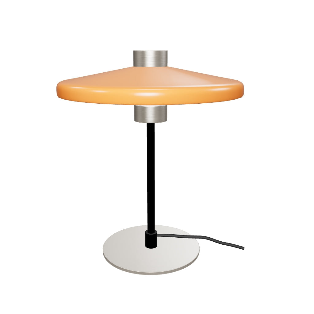 Tischlampe Nuvira aus hellgrauem gebürstetem Metall mit orangefarbenem Schirm in Orange, Silber präsentiert im Onlineshop von KAQTU Design AG. Tischleuchte ist von Kave Home