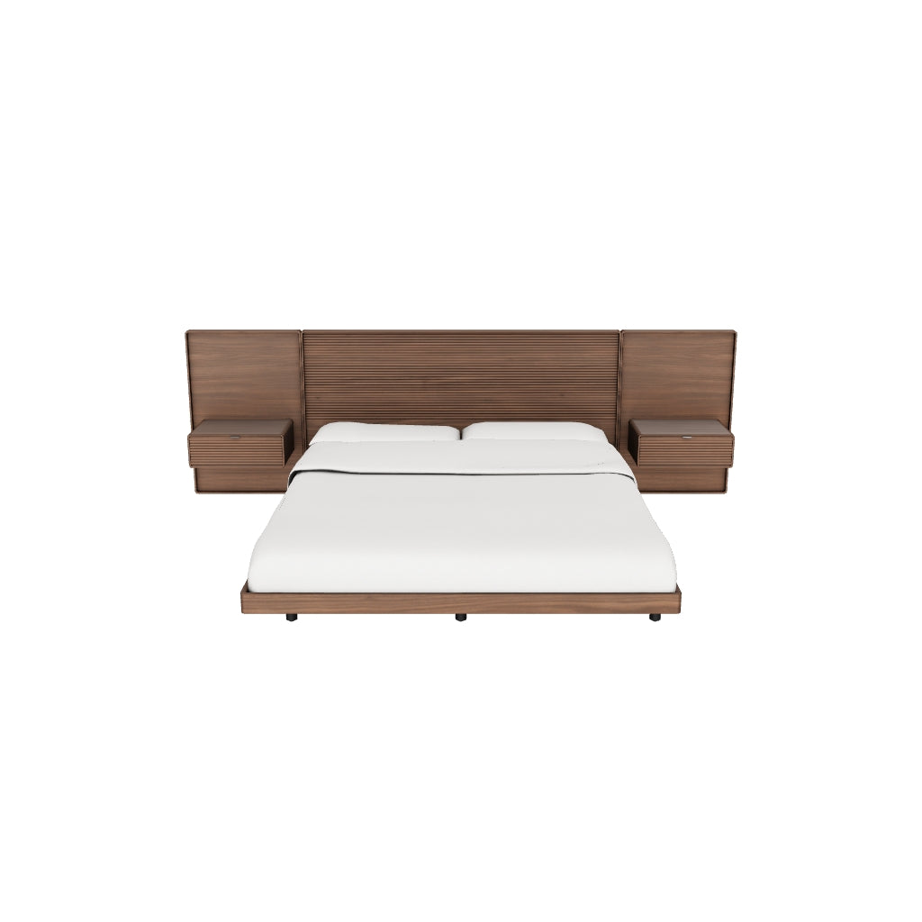 Bett Norlen mit zwei Nachttischen aus Nussbaumfurnier mit dunklem Finish und LED-Licht für Matratzen 160 x 200 cm FSC Mix Credit in Dunkelbraun präsentiert im Onlineshop von KAQTU Design AG. Bett ist von Kave Home