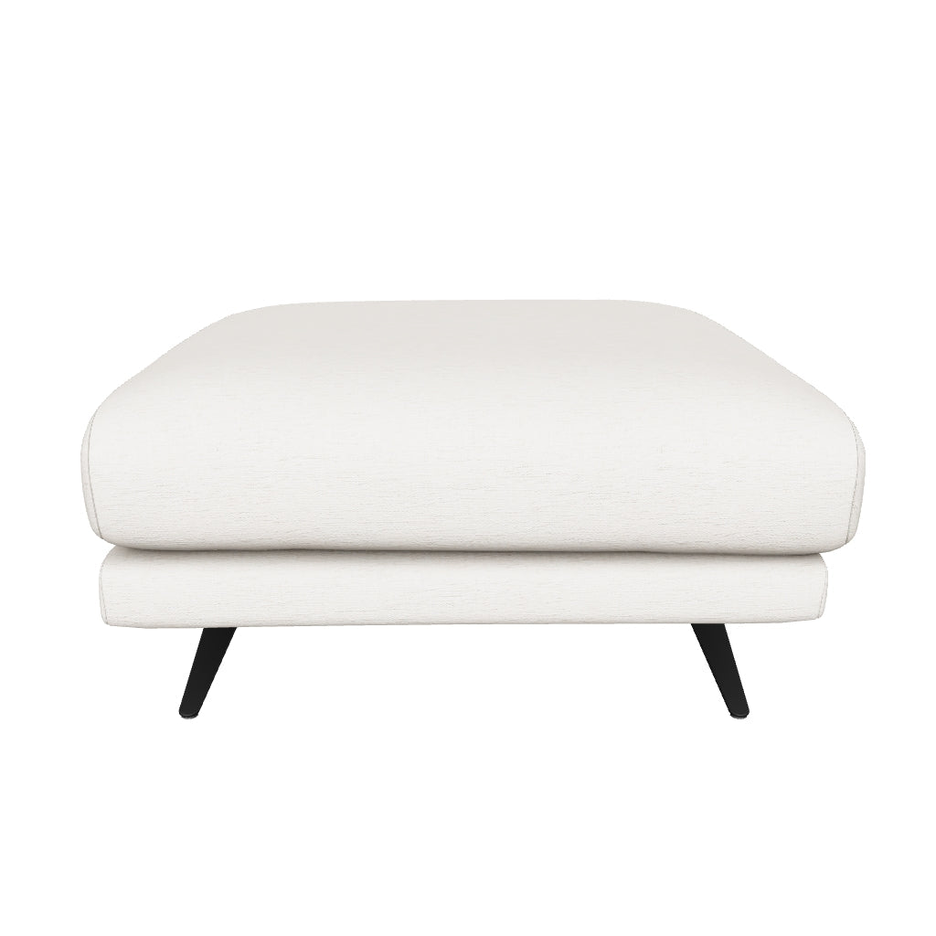 Fussablage Veliro aus beiger Chenille mit schwarzen Stahlbeinen, 85 x 90 cm, FSC Mix Credit in Beige präsentiert im Onlineshop von KAQTU Design AG. Pouf ist von Kave Home