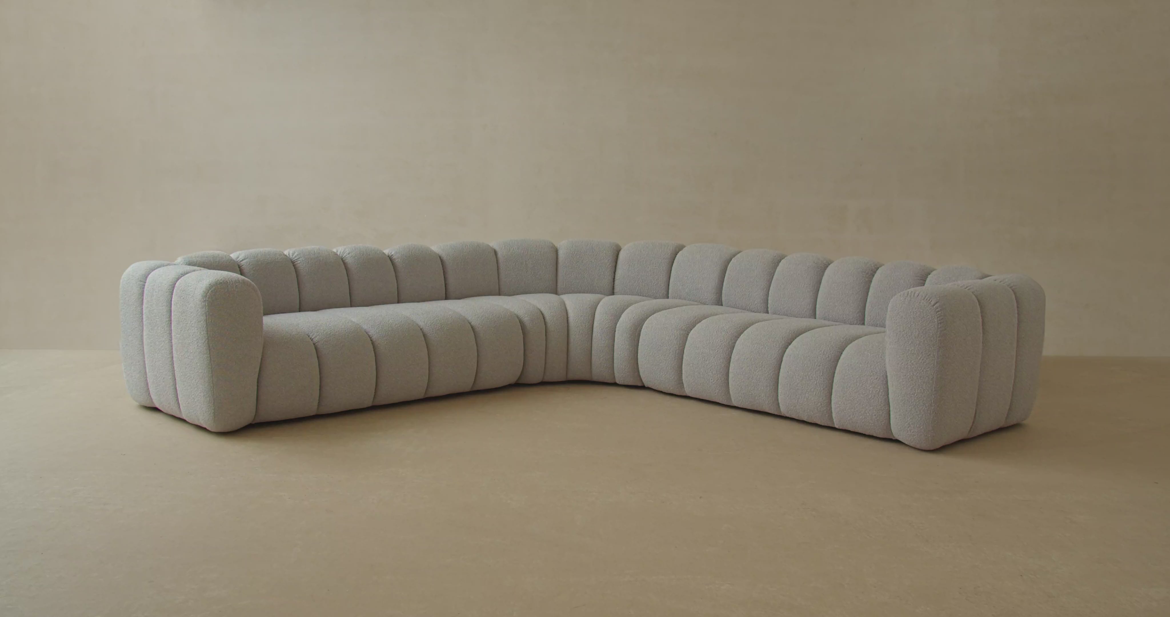 Lupine Modulares Symmetrical Ecksofa 5 Sitzer in Dark Olive Green präsentiert im Onlineshop von KAQTU Design AG. Ecksofa ist von Micadoni