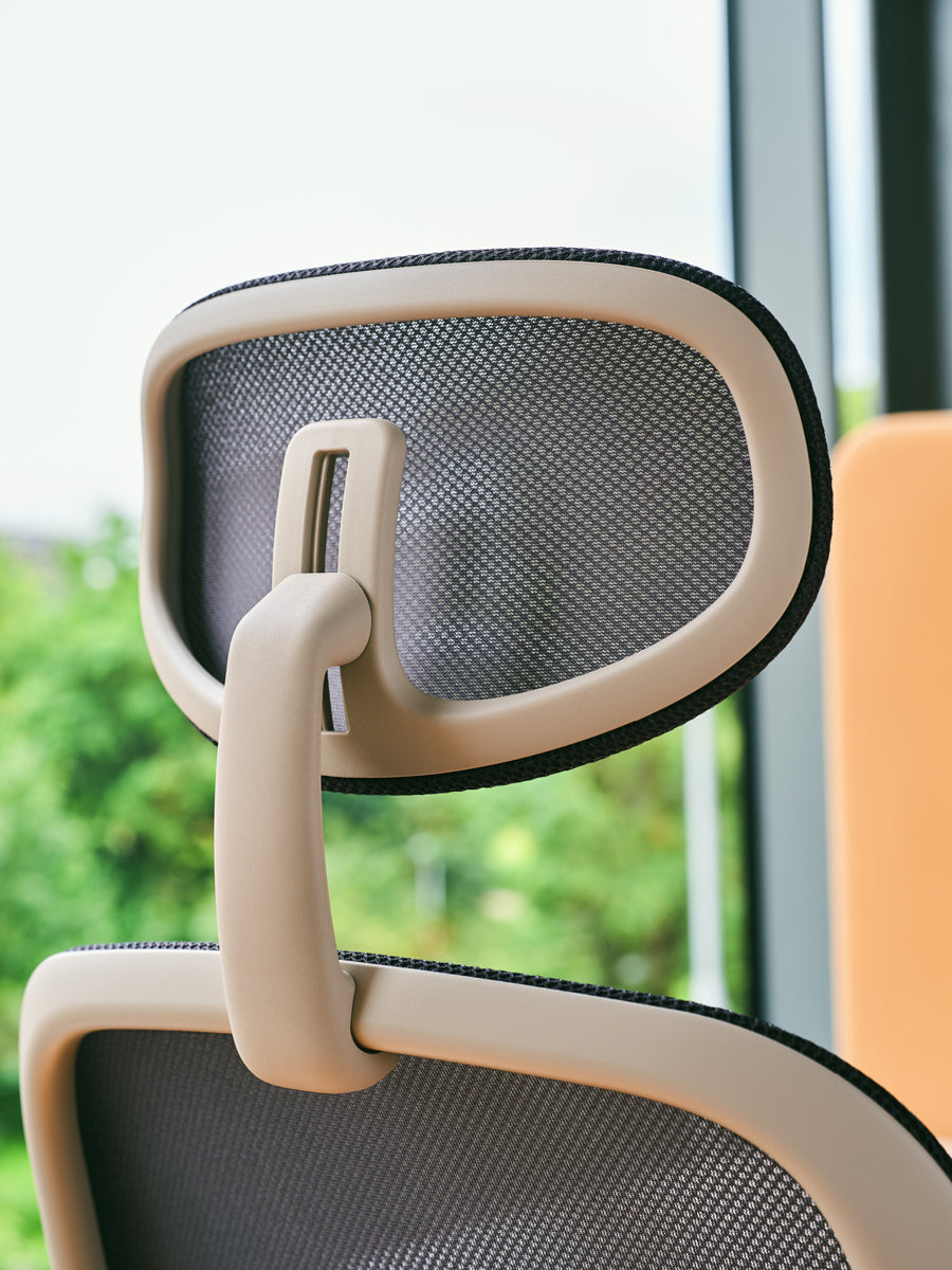 Ollie OLL01 - Bürostuhl in  präsentiert im Onlineshop von KAQTU Design AG. Bürostuhl ist von Mdd