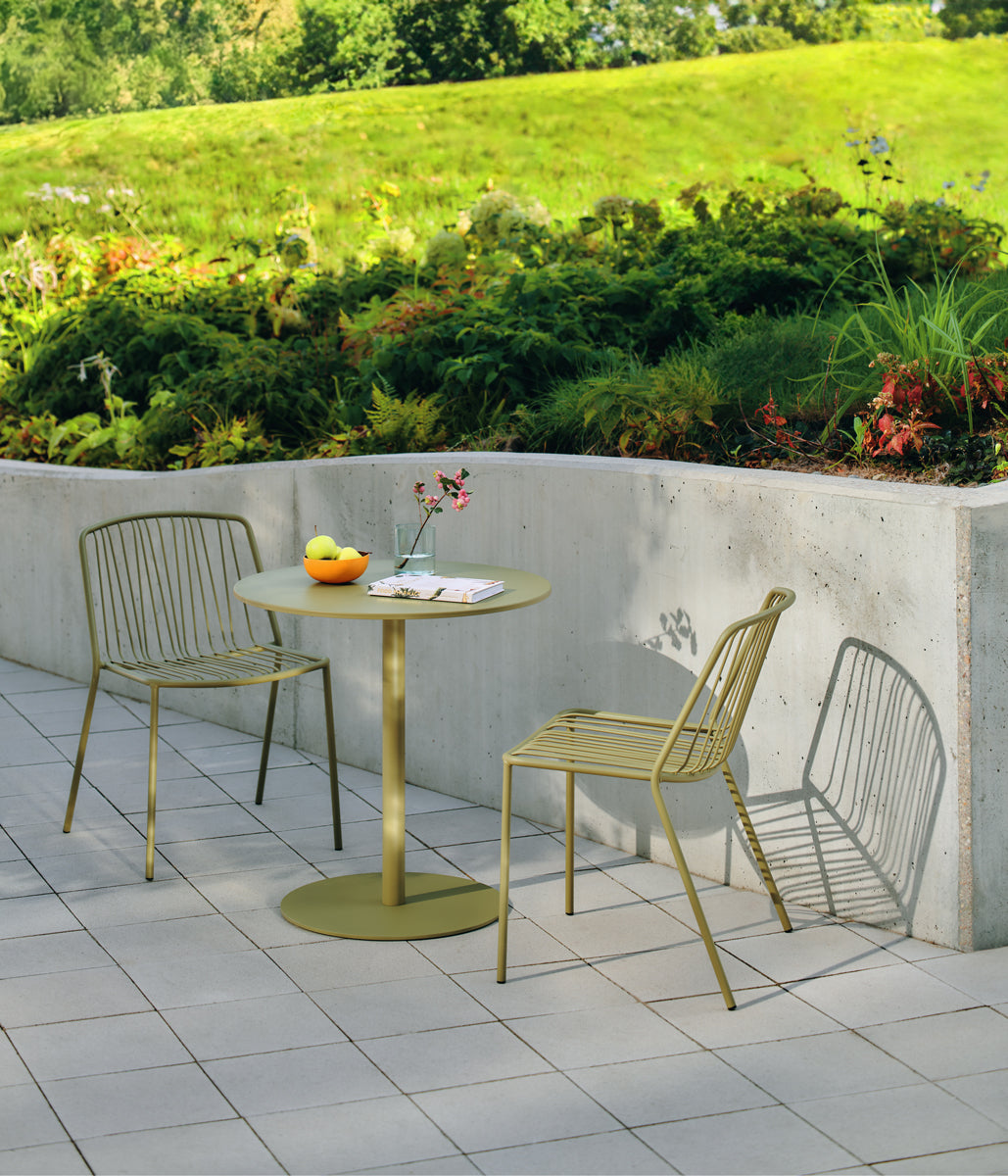 Bolt OSTK67 - Cafeteriatisch in Gelb präsentiert im Onlineshop von KAQTU Design AG. Gartentisch ist von Mdd