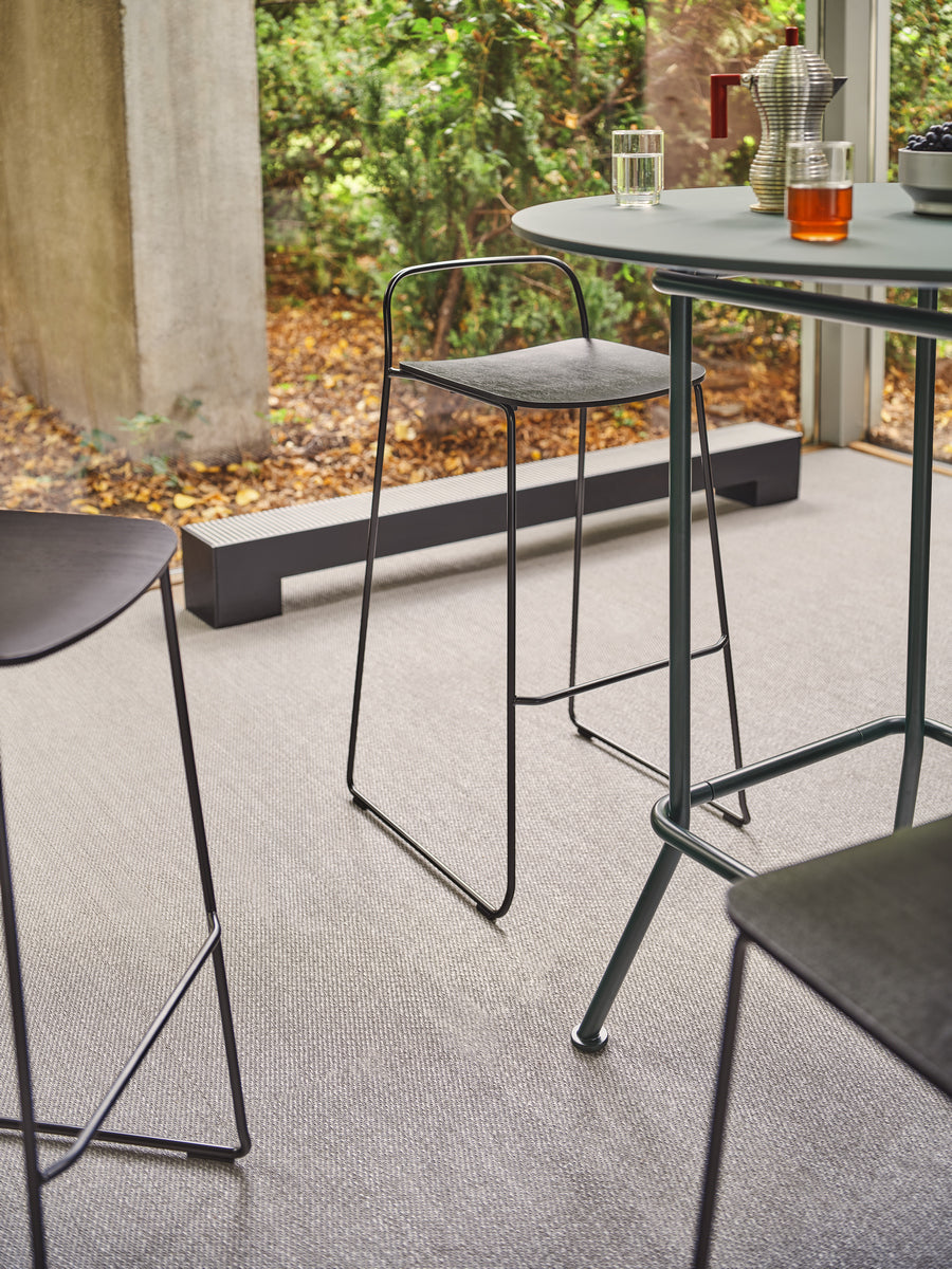 New School NS80H - Hochtisch in Grün präsentiert im Onlineshop von KAQTU Design AG. Hochtisch ist von Mdd
