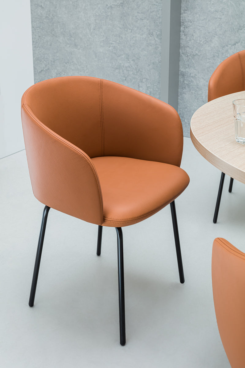 Grace GRP5 - Stuhl 4-Bein-Gestell in  präsentiert im Onlineshop von KAQTU Design AG. Drehstuhl ist von Mdd