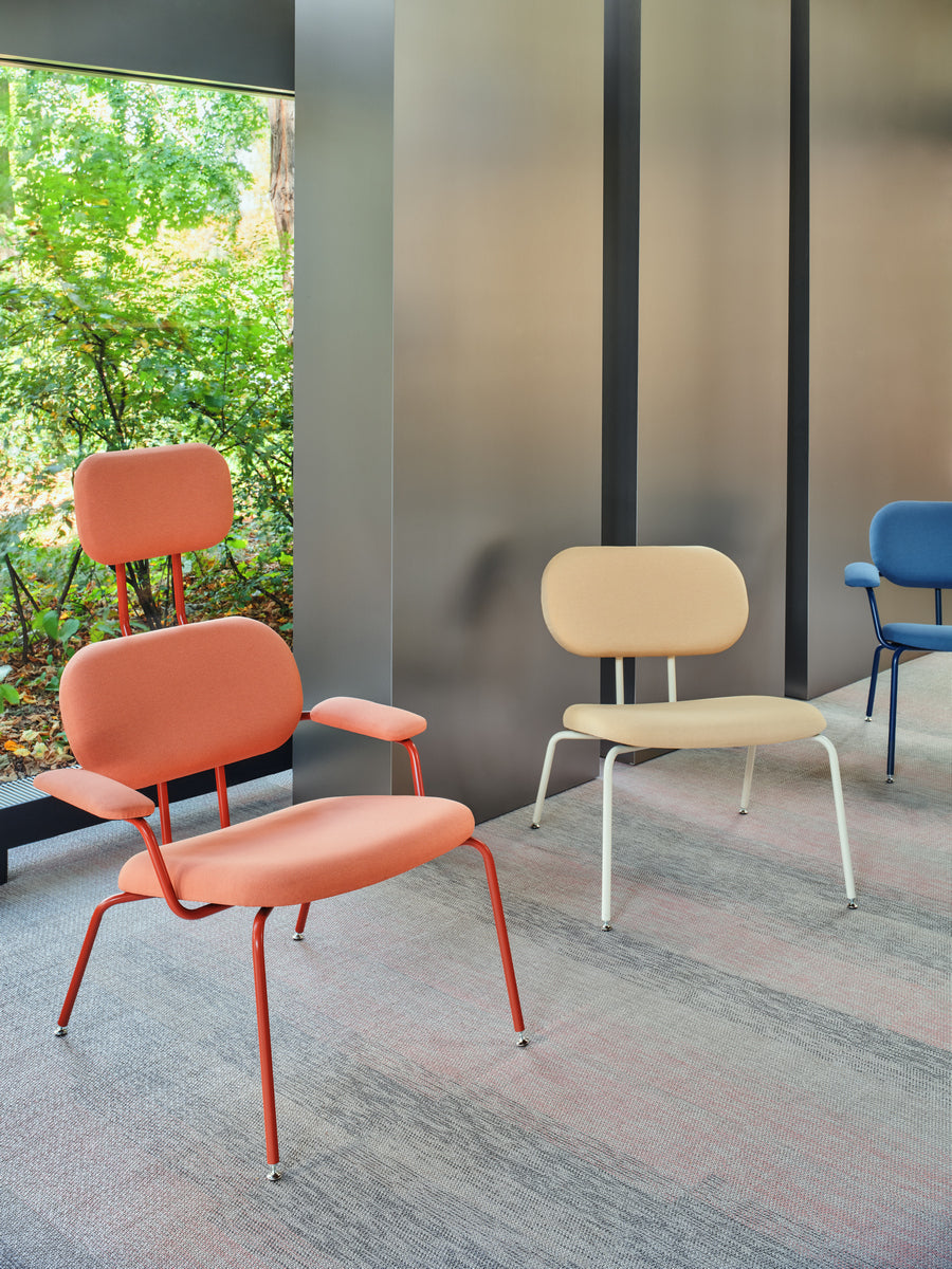 New School Lounge N4NL01F - gepolsterter Sessel in Ziegelrot präsentiert im Onlineshop von KAQTU Design AG. Sessel ist von Mdd