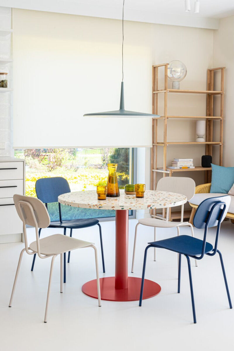 New School N1N01 - Stuhl aus Sperrholz mit 4-Bein-Gestell in  präsentiert im Onlineshop von KAQTU Design AG. Stuhl ist von Mdd