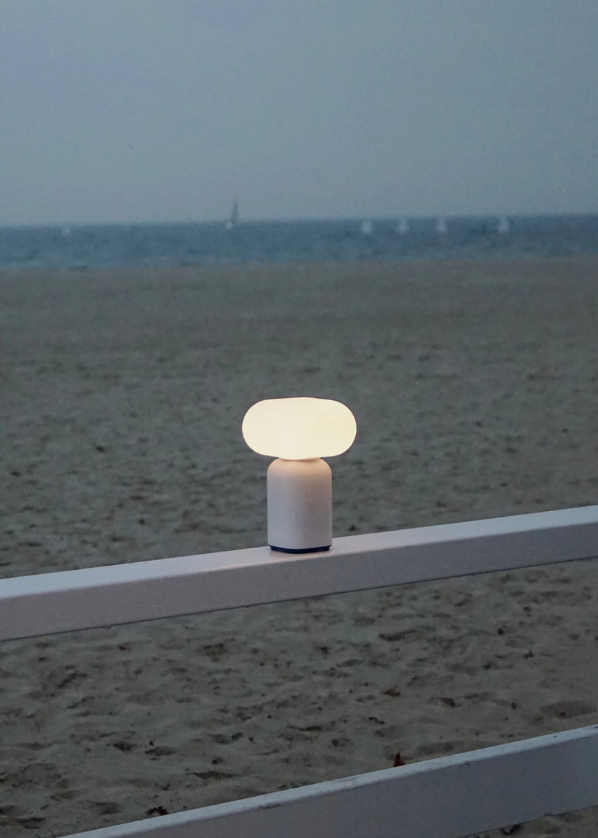 Velis VLS01 - Lampe in  präsentiert im Onlineshop von KAQTU Design AG. Tischleuchte ist von Tamo